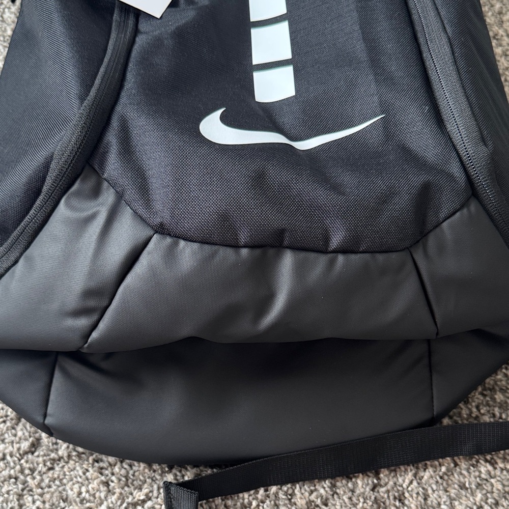 Nike Men's Elite Pro Backpack⭐️ - Picture 2 of 4